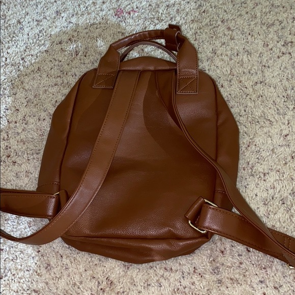 Super cute mini back pack!! - Picture 2 of 3